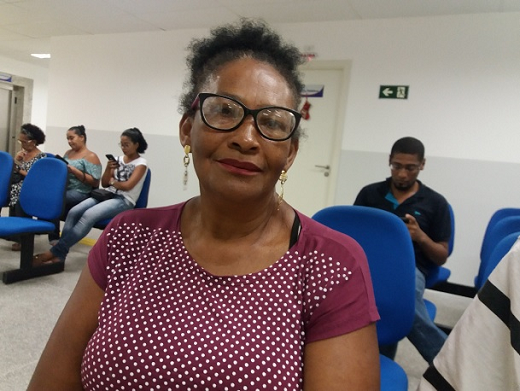 A dona de casa Nicéia dos Anjos Teixeira, uma das vítimas do acidente, aguarda indenização (Foto: Mauro Akin Nassor | CORREIO) A dona de casa Nicéia dos Anjos Teixeira, uma das vítimas do acidente, aguarda indenização (Foto: Mauro Akin Nassor | CORREIO)