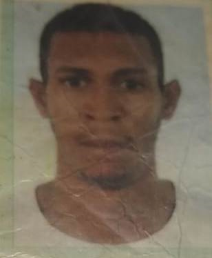 Polícia Civil divulgou foto de Edson Neris Barbosa, 27, suspeito do crime (Foto: Divulgação | Polícia Civil) Polícia Civil divulgou foto de Edson Neris Barbosa, 27, suspeito do crime (Foto: Divulgação | Polícia Civil)