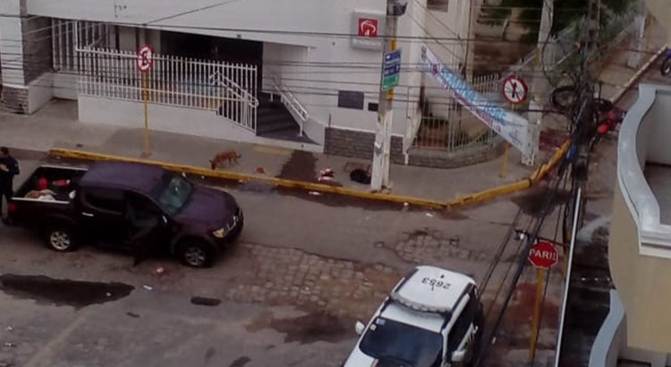 A PM teria seguido o mesmo padrão que vinha se repetindo em outras ações contra agências bancárias e carros fortes: a inexistência de reféns (Foto: Reprodução) A PM teria seguido o mesmo padrão que vinha se repetindo em outras ações contra agências bancárias e carros fortes: a inexistência de reféns (Foto: Reprodução)