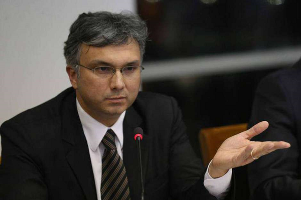 Ministro do Planejamento, Esteves Colnago (Foto: Fabio Rodrigues Pozzebom | Agência Brasil | Estadão Conteúdo) Ministro do Planejamento, Esteves Colnago (Foto: Fabio Rodrigues Pozzebom | Agência Brasil | Estadão Conteúdo)