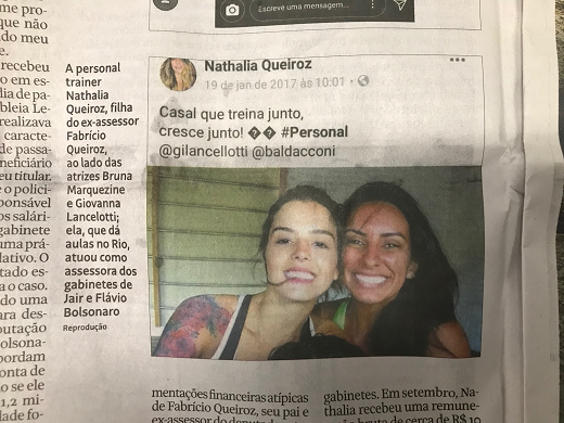 Gabinete de Bolsonaro atestou frequência de 40 horas semanais de ex-assessora que era personal trainer em outro estado (Foto: Reprodução | Folha de S. Paulo) Gabinete de Bolsonaro atestou frequência de 40 horas semanais de ex-assessora que era personal trainer em outro estado (Foto: Reprodução | Folha de S. Paulo)