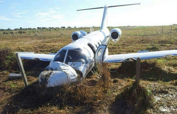 Avião ultraleve com dois tripulantes caiu e depois explodiu numa fazenda em São Desidério, no oeste da Bahia (Foto: Ilustrativa)