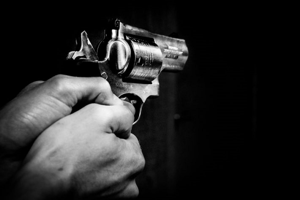 A flexibilização da posse de armas era uma promessa de campanha de Bolsonaro. Na última terça, 15, ele assinou o Decreto que facilita o acesso a armamentos (Foto: Reprodução) A flexibilização da posse de armas era uma promessa de campanha de Bolsonaro. Na última terça, 15, ele assinou o Decreto que facilita o acesso a armamentos (Foto: Reprodução)