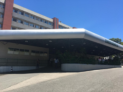 Homem está internado no Hospital Geral do Estado, em Salvador (Foto: Maiana Belo | G1) Homem está internado no Hospital Geral do Estado, em Salvador (Foto: Maiana Belo | G1)