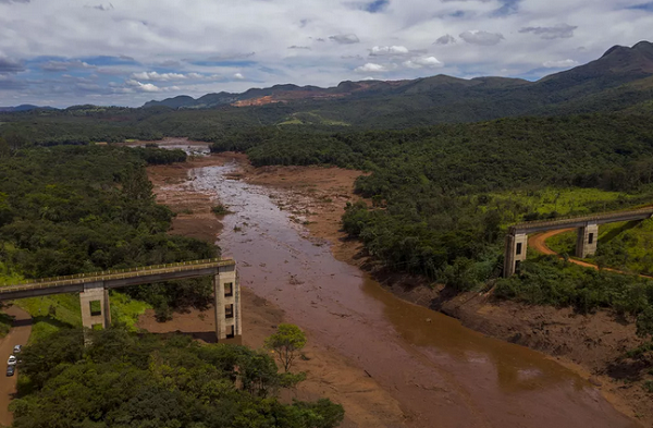 Vale não assina acordo para reparação de danos, diz que vai avaliar proposta e nova audiência e marcada (Foto: Mauro Pimentel | AFP)