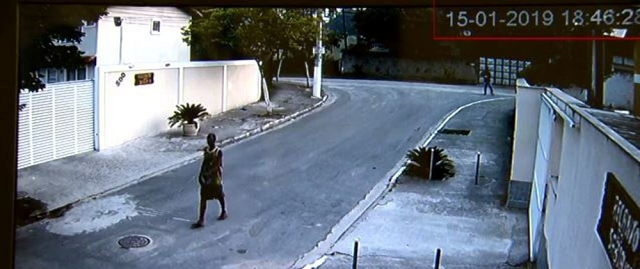 Imagens de câmeras de segurança mostram Leonardo Nascimento em outro lugar na hora do crime (Foto: Reprodução | TV Globo) Imagens de câmeras de segurança mostram Leonardo Nascimento em outro lugar na hora do crime (Foto: Reprodução | TV Globo)