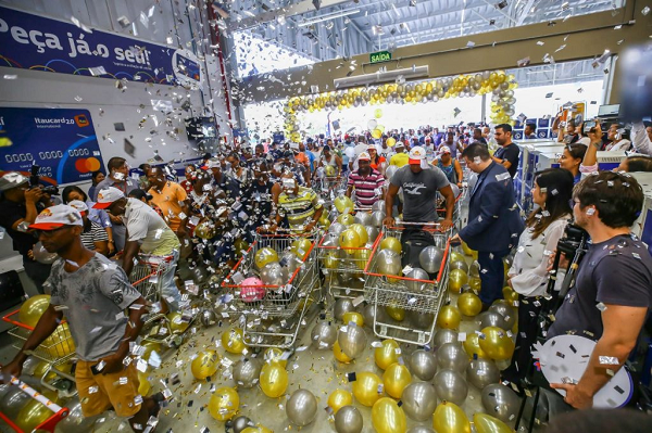 A animação tomou conta na inauguração do Assaí Atacadista em Camaçari (Foto: Kelvi Lima)