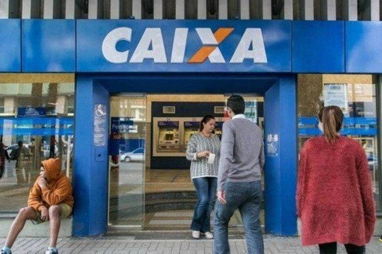 Podem aderir ao plano os empregados com mais de 15 anos de serviço, que ocupam cargos de confiança, aposentados ou que estão aptos a se aposentar (Foto: Reprodução)