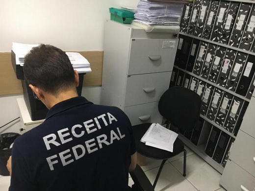 A ação, denominada “Pityocampa A ação, denominada “Pityocampa