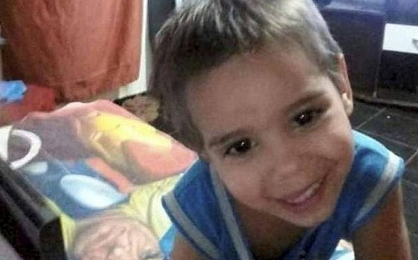 Câmera mostra desespero da família de Luan Silva Oliveira e momento em que ele entra em túnel (Foto: Reprodução) Câmera mostra desespero da família de Luan Silva Oliveira e momento em que ele entra em túnel (Foto: Reprodução)