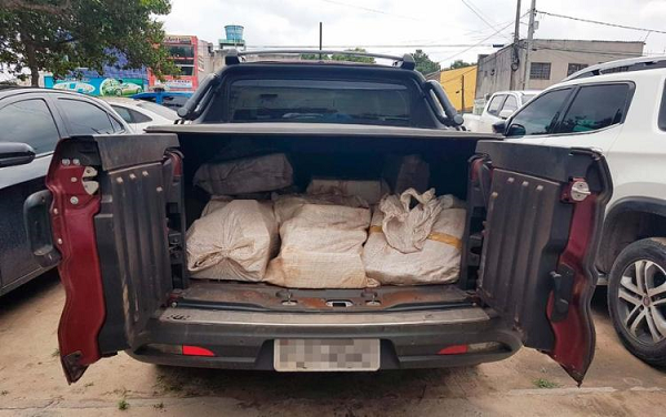 Carros que transportavam maconha foram apreendidos em Feira de Santana (Foto: Divulgação | Polícia Civil) Carros que transportavam maconha foram apreendidos em Feira de Santana (Foto: Divulgação | Polícia Civil)