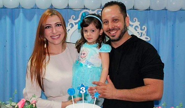 Depois de atacar as duas, Thiago Aquino, 39, desferiu quatro golpes de faca no próprio peito. (Foto: Reprodução)