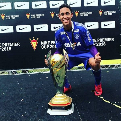 Christian Esmério, de 15 anos, era goleiro das categorias de base do Flamengo (Foto: Reprodução) Christian Esmério, de 15 anos, era goleiro das categorias de base do Flamengo (Foto: Reprodução)