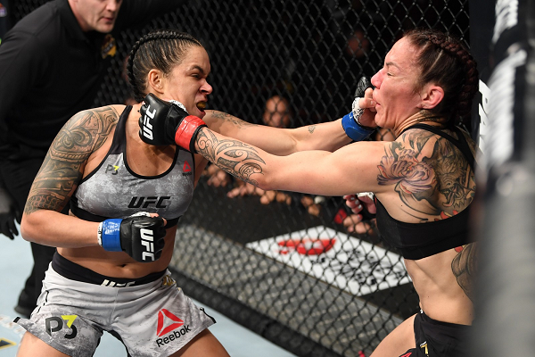 Amanda Nunes nocauteia Cris Cyborg no UFC 232 (Foto: Getty Images) Amanda Nunes nocauteia Cris Cyborg no UFC 232 (Foto: Getty Images)