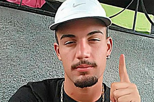 João Vitor estava sendo procurado pela polícia após imagens das câmeras de segurança da região do crime serem divulgadas (Foto: Reprodução) João Vitor estava sendo procurado pela polícia após imagens das câmeras de segurança da região do crime serem divulgadas (Foto: Reprodução)