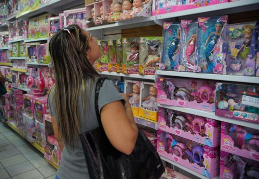 Pais devem observar se o brinquedo tem selo do Inmetro (Foto: Reprodução) Pais devem observar se o brinquedo tem selo do Inmetro (Foto: Reprodução)