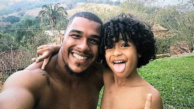 Filho do jogador Elisson ajudou a salvar vidas (Foto: Instagram | Reprodução) Filho do jogador Elisson ajudou a salvar vidas (Foto: Instagram | Reprodução)