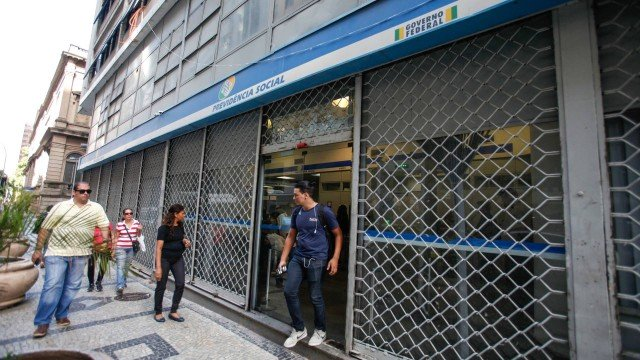 INSS: nem sempre vale a pena esperar para ter o benefício integral (Foto: Brenno Carvalho) INSS: nem sempre vale a pena esperar para ter o benefício integral (Foto: Brenno Carvalho)