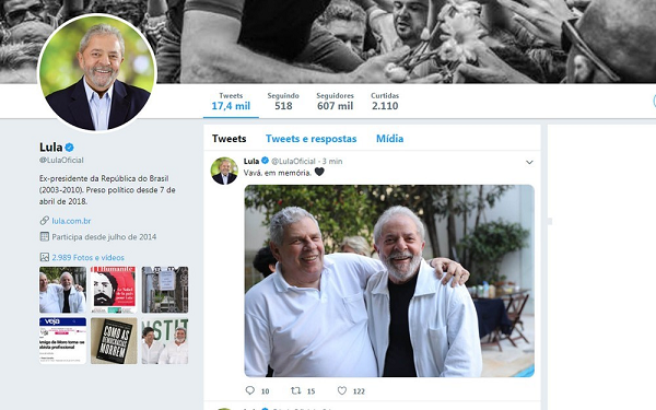Responsáveis pelas redes sociais de Lula postaram foto do ex-presidente ao lado de Vavá (Foto: Twitter | Lula) Responsáveis pelas redes sociais de Lula postaram foto do ex-presidente ao lado de Vavá (Foto: Twitter | Lula)