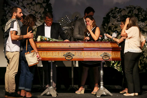 Corpo de Ricardo Boechat é velado no MIS, em São Paulo (Foto: Jales Valquer | Framephoto | Estadão Conteúdo) Corpo de Ricardo Boechat é velado no MIS, em São Paulo (Foto: Jales Valquer | Framephoto | Estadão Conteúdo)
