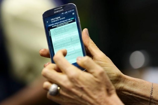 Até o fim do ano, o CRLV digital deve ser adotado em todos os Estados (Foto: Reprodução)