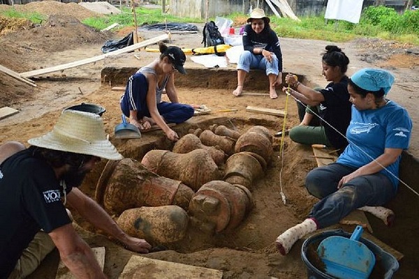 Urnas funerárias ajudarão pesquisadores a entender como sociedade vivia no local (Foto: Agência Brasil | Instituto Mamirauá) Urnas funerárias ajudarão pesquisadores a entender como sociedade vivia no local (Foto: Agência Brasil | Instituto Mamirauá)