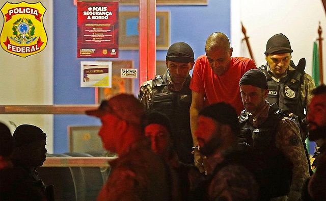 Adélio Bispo de Oliveira deixou prédio da Polícia Federal de Juiz de Fora para presídio em Campo Grande, no Mato Grosso do Sul (Foto: Tomaz Silva | Agência Brasil) Adélio Bispo de Oliveira deixou prédio da Polícia Federal de Juiz de Fora para presídio em Campo Grande, no Mato Grosso do Sul (Foto: Tomaz Silva | Agência Brasil)