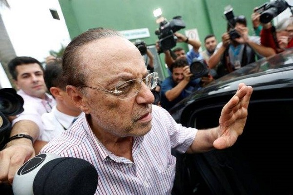 Paulo Maluf pode renunciar ao mandato de deputado (Foto: Leonardo Benassatto | Reuters) Paulo Maluf pode renunciar ao mandato de deputado (Foto: Leonardo Benassatto | Reuters)