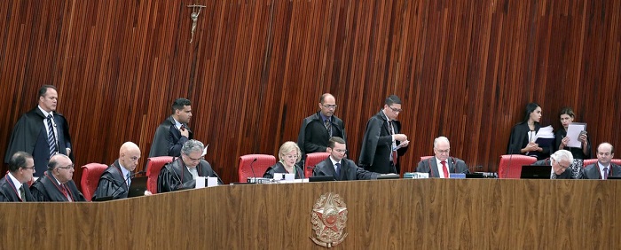Ministros do TSE reunidos no plenário do tribunal durante a sessão desta terça-feira (28) (Foto: Roberto Jayme | Ascom | TSE) Ministros do TSE reunidos no plenário do tribunal durante a sessão desta terça-feira (28) (Foto: Roberto Jayme | Ascom | TSE)