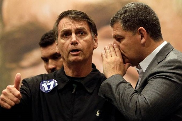Ao deixar o hotel onde mora, em Brasília, Bebianno afirmou que está com a consciência tranquila e que ainda tem “carinho” pelo presidente Jair Bolsonaro (Foto: Reprodução) Ao deixar o hotel onde mora, em Brasília, Bebianno afirmou que está com a consciência tranquila e que ainda tem “carinho” pelo presidente Jair Bolsonaro (Foto: Reprodução)