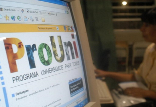 Nesta edição estão sendo ofertadas 243.888 bolsas de estudo em 1.239 instituições particulares de ensino (Foto: Reprodução) Nesta edição estão sendo ofertadas 243.888 bolsas de estudo em 1.239 instituições particulares de ensino (Foto: Reprodução)