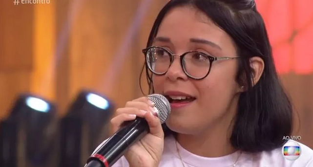 Eva Luana relata tortura e estupro cometidos pelo padrastro, no 'Encontro' (Foto: TV Globo) Eva Luana relata tortura e estupro cometidos pelo padrastro, no 'Encontro' (Foto: TV Globo)