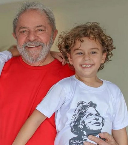 Lula e o neto Arthur (Foto: Reprodução | Facebook) Lula e o neto Arthur (Foto: Reprodução | Facebook)