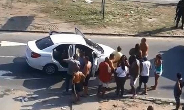 O músico Evaldo dos Santos Rosa morreu na hora, baleado em ação do Exército em Guadalupe. O carro pode ter sido confundido (Foto: Reprodução | Facebook) 