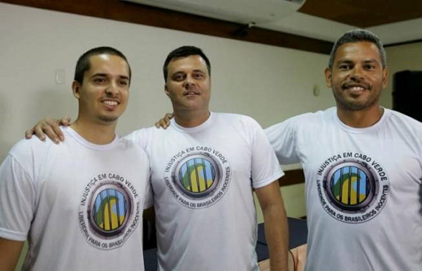 Os três velejadores brasileiros que ficaram 16 meses presos em Cabo Verde (Foto: Divulgação) Os três velejadores brasileiros que ficaram 16 meses presos em Cabo Verde (Foto: Divulgação)
