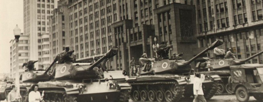 Golpe de 1964 atingiu mais de 6.000 militares com prisões, demissões e mortes, além do assassinatos de civís Golpe de 1964 atingiu mais de 6.000 militares com prisões, demissões e mortes, além do assassinatos de civís