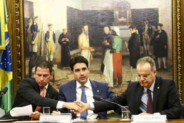 Comissão especial é composta por 49 membros e 49 suplentes de 25 partidos com representação na Câmara (Foto: Marcelo Camargo | Agência Brasil) Comissão especial é composta por 49 membros e 49 suplentes de 25 partidos com representação na Câmara (Foto: Marcelo Camargo | Agência Brasil)