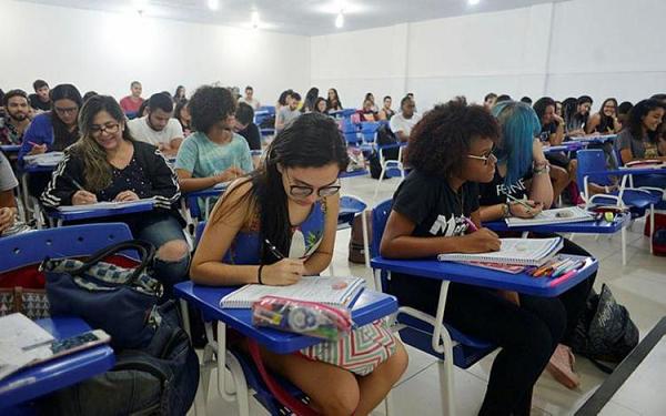 Ao todo, 6.384.957 fizeram a inscrição no Enem, mas 20,2% não pagaram a taxa (Foto: Reprodução) Ao todo, 6.384.957 fizeram a inscrição no Enem, mas 20,2% não pagaram a taxa (Foto: Reprodução)