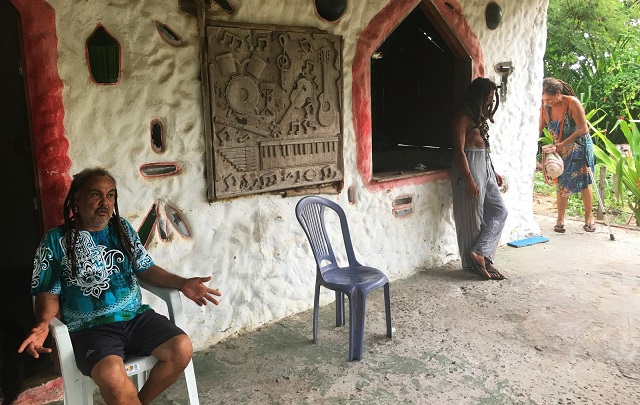 No início, nativos de Arembepe não gostavam da presença dos hippies (Foto: Gabriel Gonçalves | G1 Bahia) No início, nativos de Arembepe não gostavam da presença dos hippies (Foto: Gabriel Gonçalves | G1 Bahia)