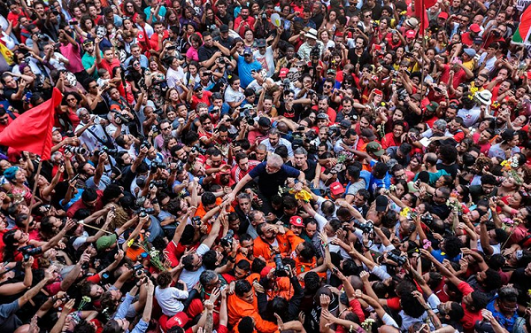 O ex-presidente Lula enviou carta aos brasileiras reafirmando a sua condição de inocência e a disposição de seguir na luta pela vitória da democracia e da verdade (Foto: Reprodução)