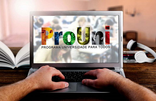 Programa oferece bolsas em instituições de ensino superior privadas (Foto: Reprodução) Programa oferece bolsas em instituições de ensino superior privadas (Foto: Reprodução)