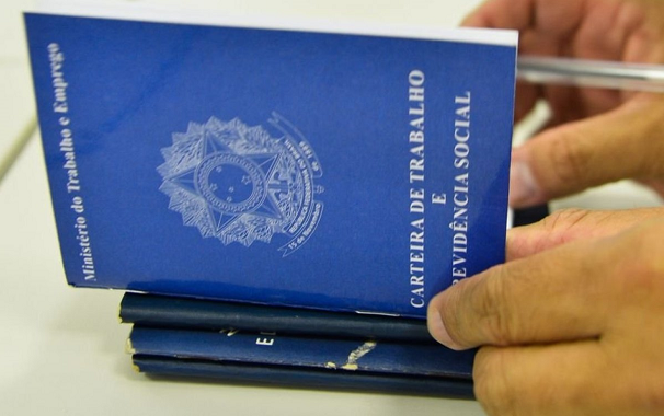 O abono salarial é pago a trabalhadores de baixa renda e funciona como um 14º salário (Foto: Reprodução)