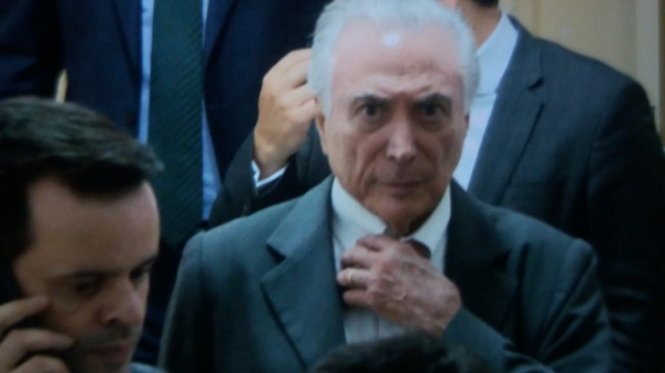 Temer vai passar a noite em sala de reuniões improvisada com 20 m² na superintendência da PF (Foto: Abraão Cruz | TV Globo)