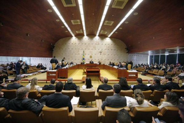 Em pauta, uma denúncia contra o chamado Em pauta, uma denúncia contra o chamado