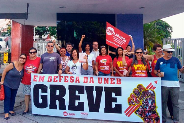 Professores iniciaram greve após governador cancelar reunião (Foto: Divulgação) Professores iniciaram greve após governador cancelar reunião (Foto: Divulgação)