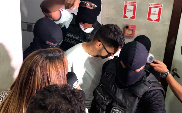Adriel Montenegro quando se apresentou à polícia, em setembro de 2017 (Foto: Alan Tiago Alves | G1) Adriel Montenegro quando se apresentou à polícia, em setembro de 2017 (Foto: Alan Tiago Alves | G1)