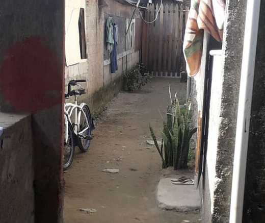 O homem é suspeito de estuprar a prima de cinco anos quando a mãe da criança saiu de casa para pagar uma conta (Foto: Reprodução) O homem é suspeito de estuprar a prima de cinco anos quando a mãe da criança saiu de casa para pagar uma conta (Foto: Reprodução)