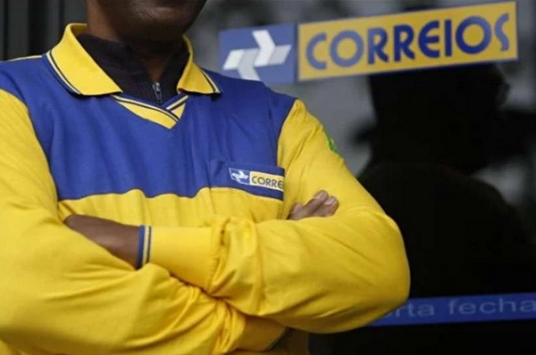 Entre as reinvidicações da categorias estão reajuste salarial e manutenção de direitos históricos (Foto: Tânia Rego | Agência Brasil) Entre as reinvidicações da categorias estão reajuste salarial e manutenção de direitos históricos (Foto: Tânia Rego | Agência Brasil)