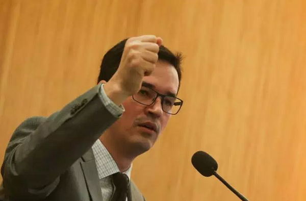 Dallagnol: quatro meses depois da palestra, procurador disse que descobriu citação à empresa (Foto: José Cruz | Agência Brasil) Dallagnol: quatro meses depois da palestra, procurador disse que descobriu citação à empresa (Foto: José Cruz | Agência Brasil)