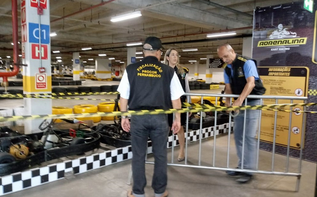 Procon interditou pista de kart onde jovem teve couro cabeludo arrancado no Recife (Foto: Procon | Divulgação) Procon interditou pista de kart onde jovem teve couro cabeludo arrancado no Recife (Foto: Procon | Divulgação)